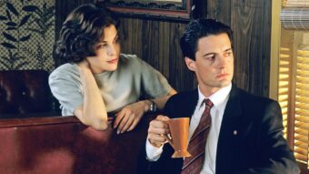 Dale Cooper et Audrey Horne dans le diner de Twin Peaks, scène emblématique de la série de David Lynch