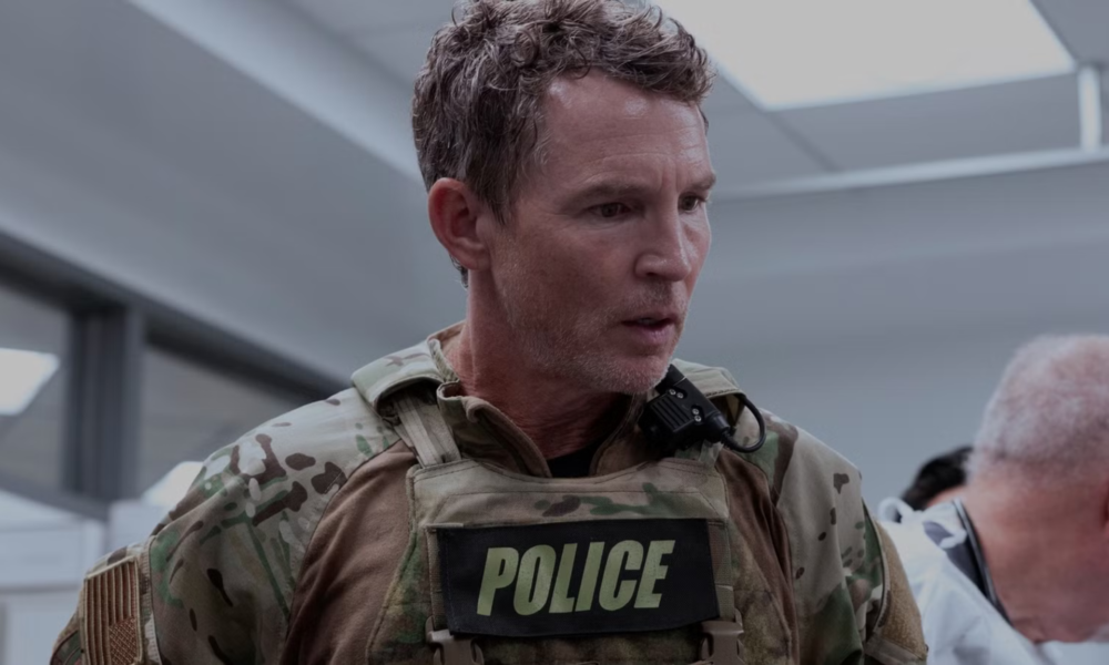 Dr Jack Abbot en intervention avec la police dans The Pitt saison 2 épisode 7