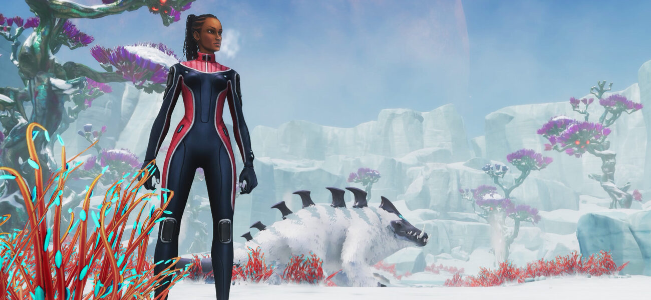 Personnage de Subnautica Below Zero explorant un biome glacé avec une créature arctique en arrière-plan
