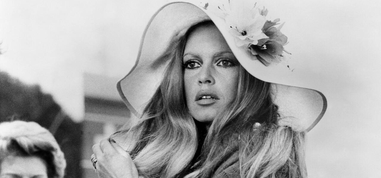 Portrait de Brigitte Bardot, icône du cinéma français, symbole de liberté et muse des années 60