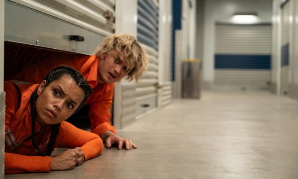 Joe Keery et Georgina Campbell cachés dans un centre de stockage dans le thriller de science-fiction Cold Storage (2026)