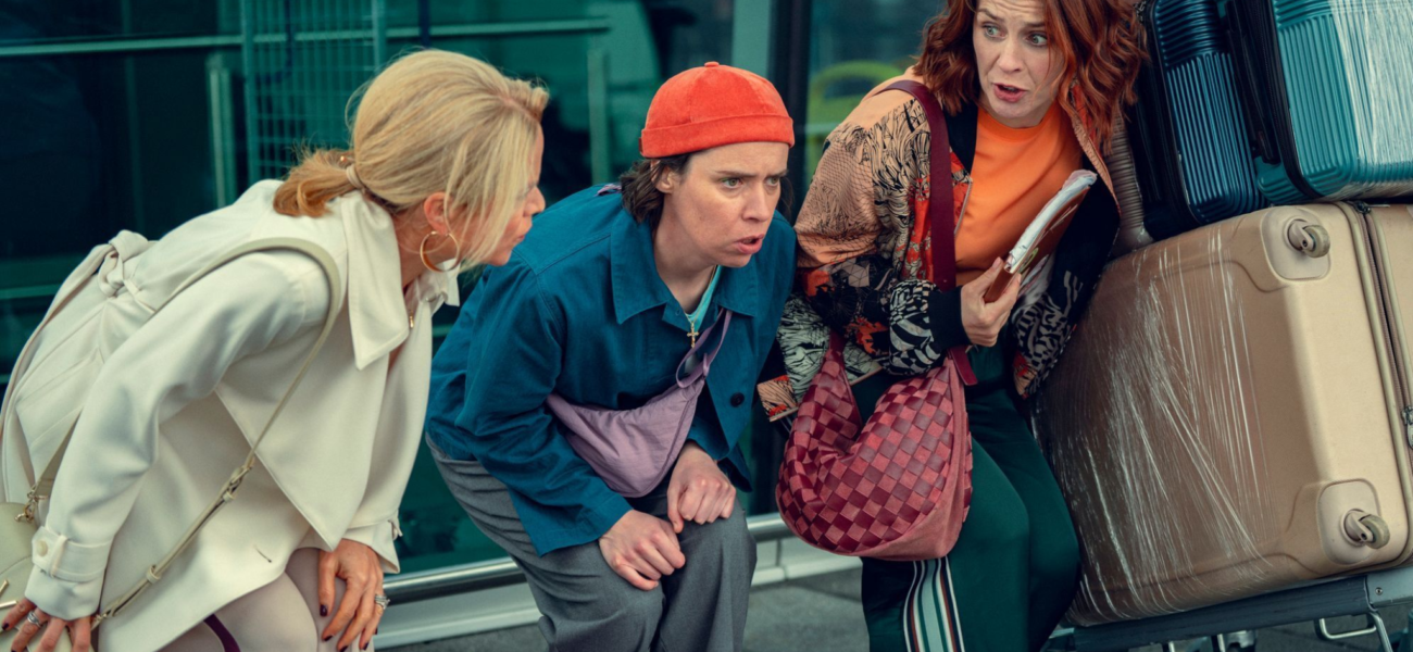 Saoirse, Robyn et Dara dans De Belfast au paradis ?, série Netflix