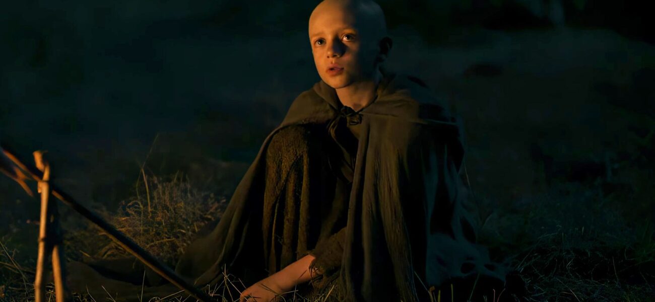 Egg, jeune écuyer, révèle sa véritable identité dans l’épisode 3 de la série Un Chevalier des Sept Royaumes.