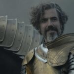 Dunk en armure lors du procès des Sept face aux Targaryen dans l’épisode 4