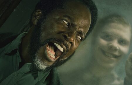 Boyd Stevens terrorisé face à une entité surnaturelle dans la saison 4 de From