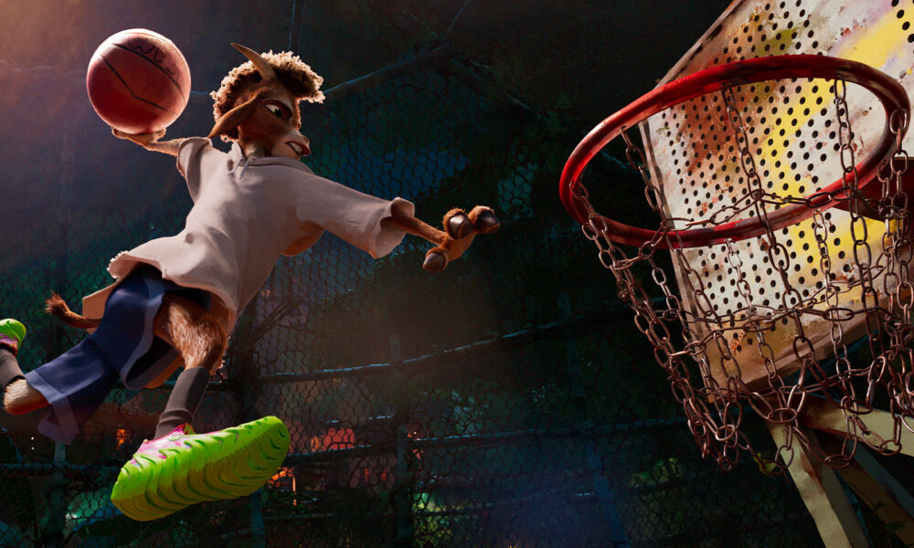 Jeune bouc basketteur réalisant un dunk dans le film d’animation GOAT. Rêver plus haut