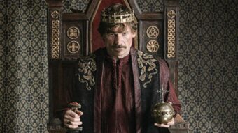 Guillaume de Normandie couronné roi dans King & Conqueror sur Canal+