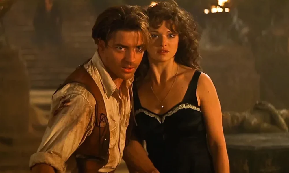 Brendan Fraser et Rachel Weisz dans une scène du film La Momie