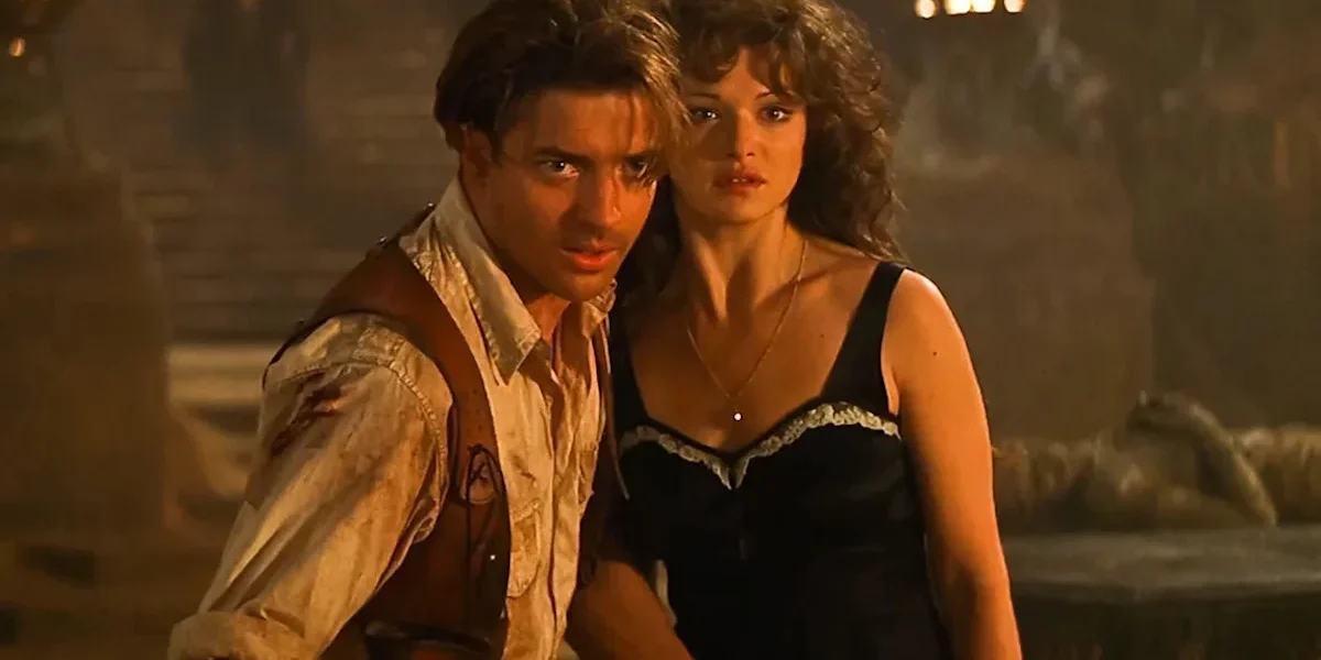 Brendan Fraser et Rachel Weisz dans une scène du film La Momie
