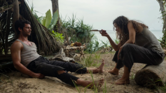 Rachel McAdams menace Dylan O’Brien avec un couteau sur une île déserte dans le film Send Help de Sam Raimi