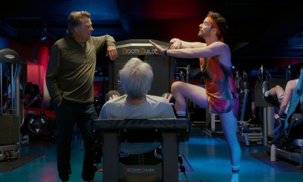 Paul et Jimmy dans une salle de sport dans la saison 3 de Shrinking sur Apple TV+