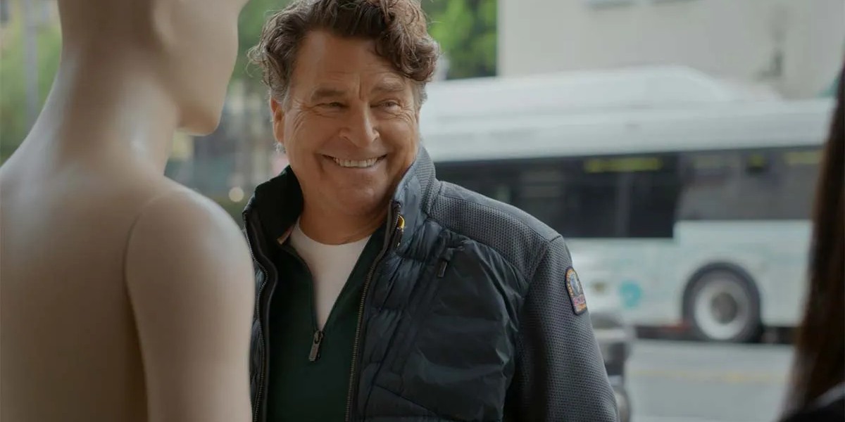 Paul Rhoades interprété par Harrison Ford dans la saison 3 de Shrinking sur Apple TV+