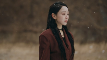 Shin Hye-sun dans The Art of Sarah sur Netflix lors de la scène finale de la saison 1