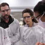 Équipe médicale en intervention dans The Pitt saison 2 épisode 7 sur HBO