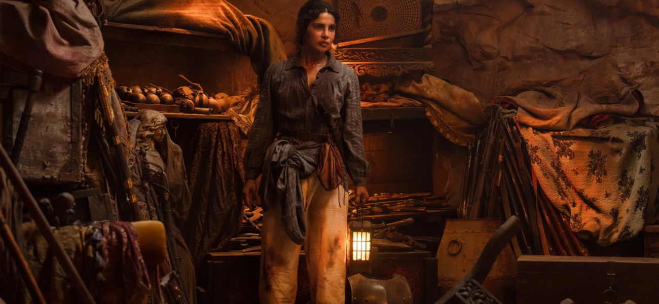 Priyanka Chopra dans une scène intense du film La Falaise disponible sur Prime Vidéo