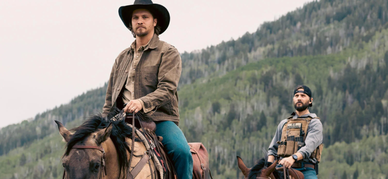 Kayce Dutton à cheval dans Marshals, le spin-off de l’univers Yellowstone diffusé sur Paramount+