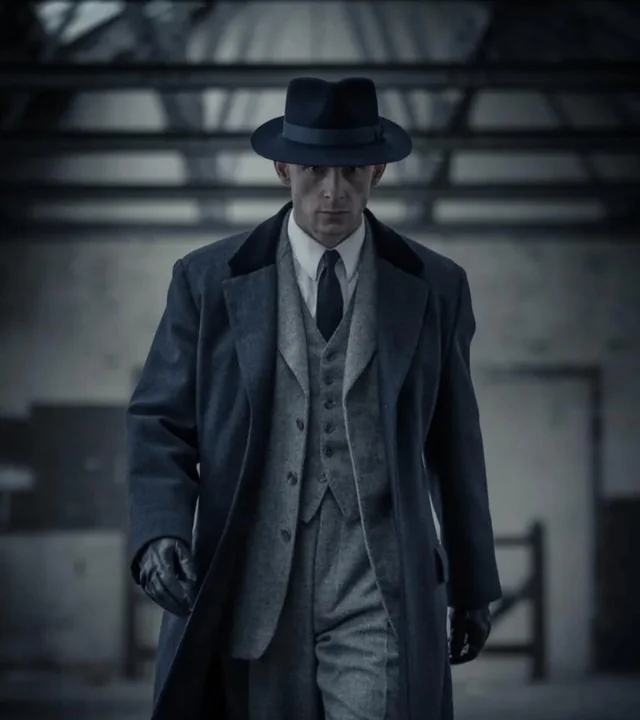 Peaky Blinders change encore Duke Shelby pour sa suite Netflix. Jamie Bell remplace Barry Keoghan dans une nouvelle ère située en 1950